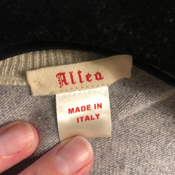 100% Wool Italian Sweater - Picture 3 of 6